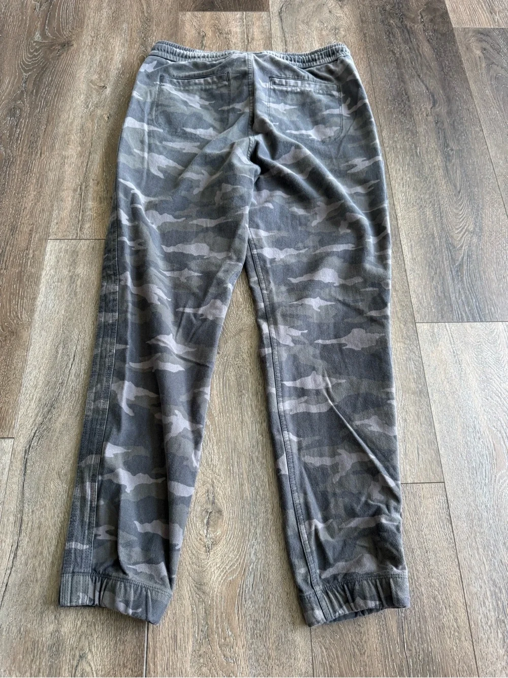 Athleta Camo Farallon Jogger Sweatpants Size 6